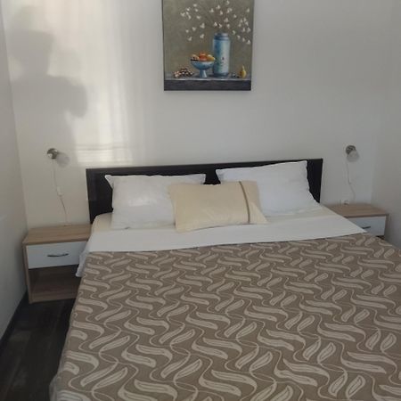 Apartment Tuja Jadrtovac Exteriör bild